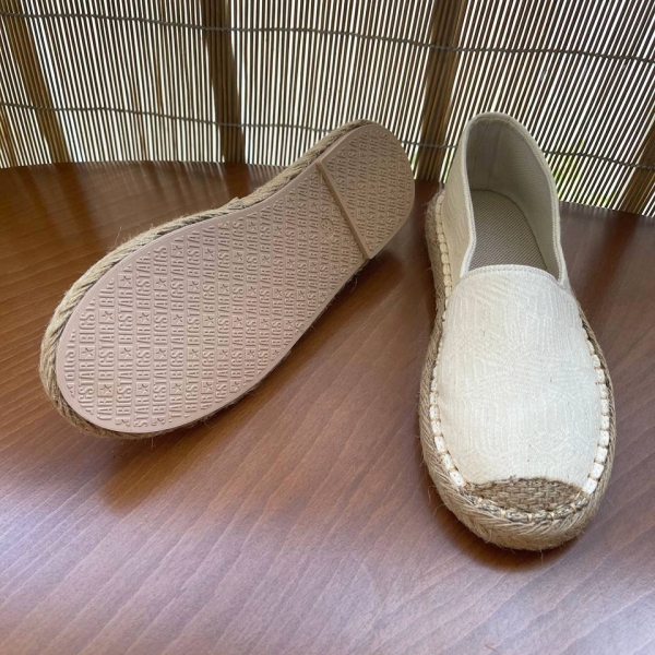 >کفش طرح گیوه کرم کد533