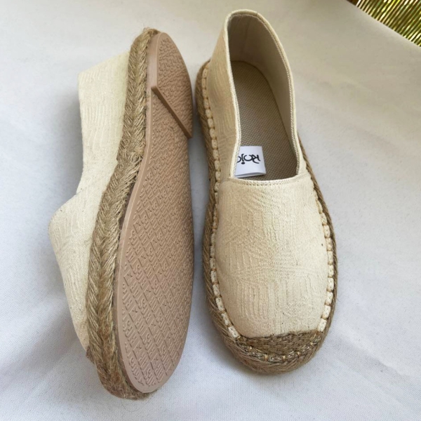 >کفش طرح گیوه کرم کد533