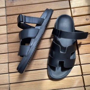 >صندل طرح هرمس  چسبی مشکی کد31