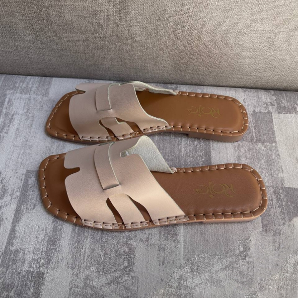 >صندل راحتی کرم کد ۸۱۰